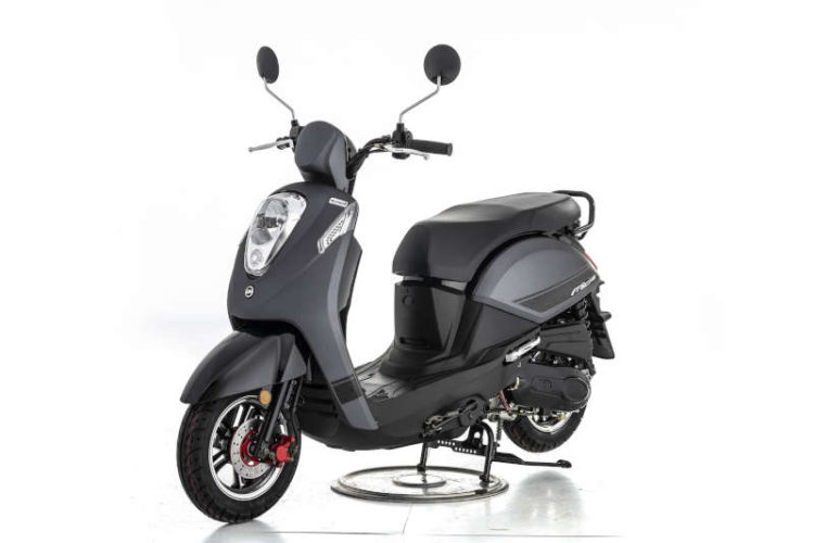  scooter  sym mio 50 noir Sud Trike