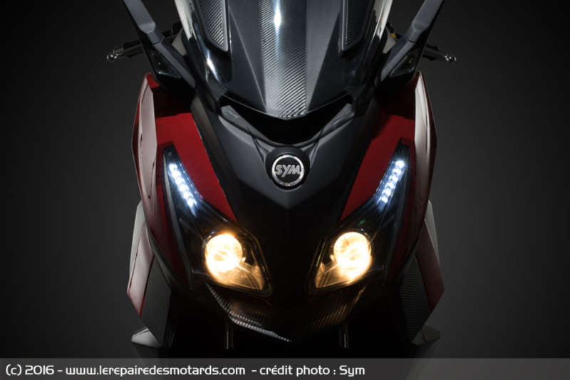 face avant scooter cruisym 300