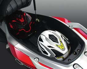 rangement casques scooter 300