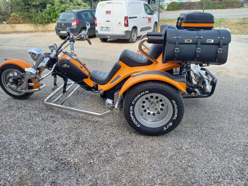 trike orange et noir